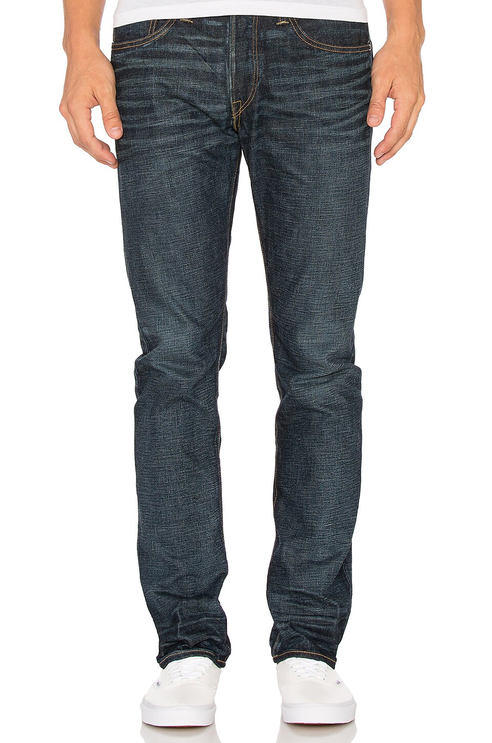 tops that go with mom jeans