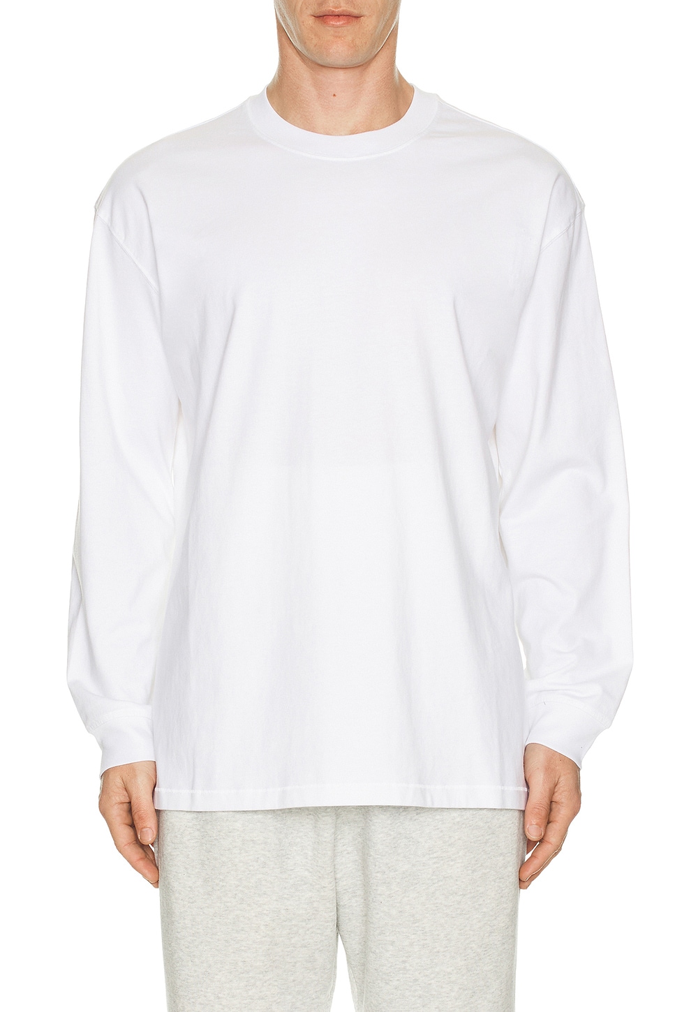 SKIMS Heavyweight Cotton Long Sleeve T-Shirt in Chalk | REVOLVE