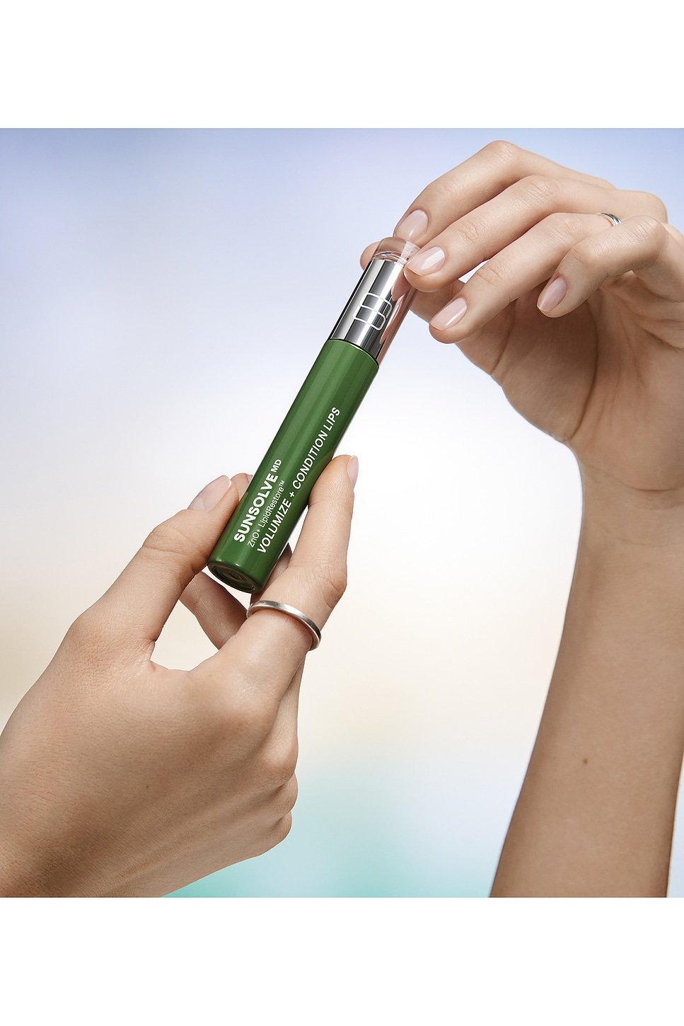 LipidRestore Volumize + Condition Lips SPF 40 - thumbnail 3