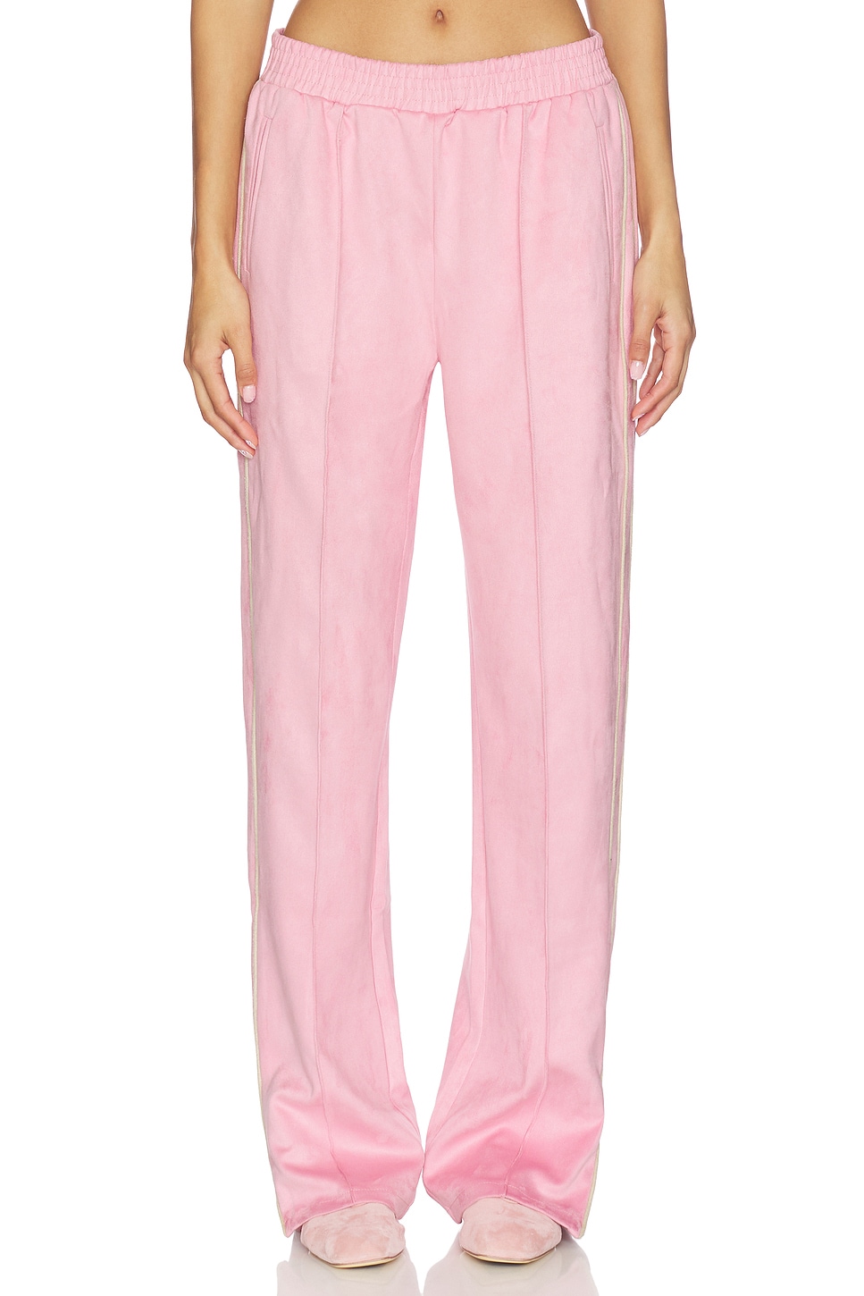 Nayeli Pant - thumbnail 3