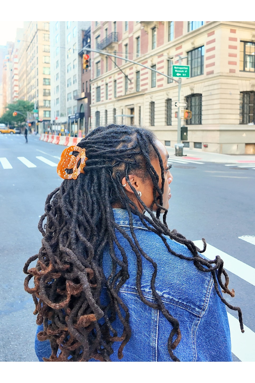 Hand-painted Pretzel Claw Hair Clip - thumbnail 3