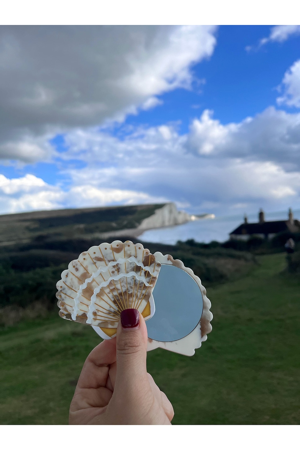 Hand-painted Seashell Compact Mirror - thumbnail 3