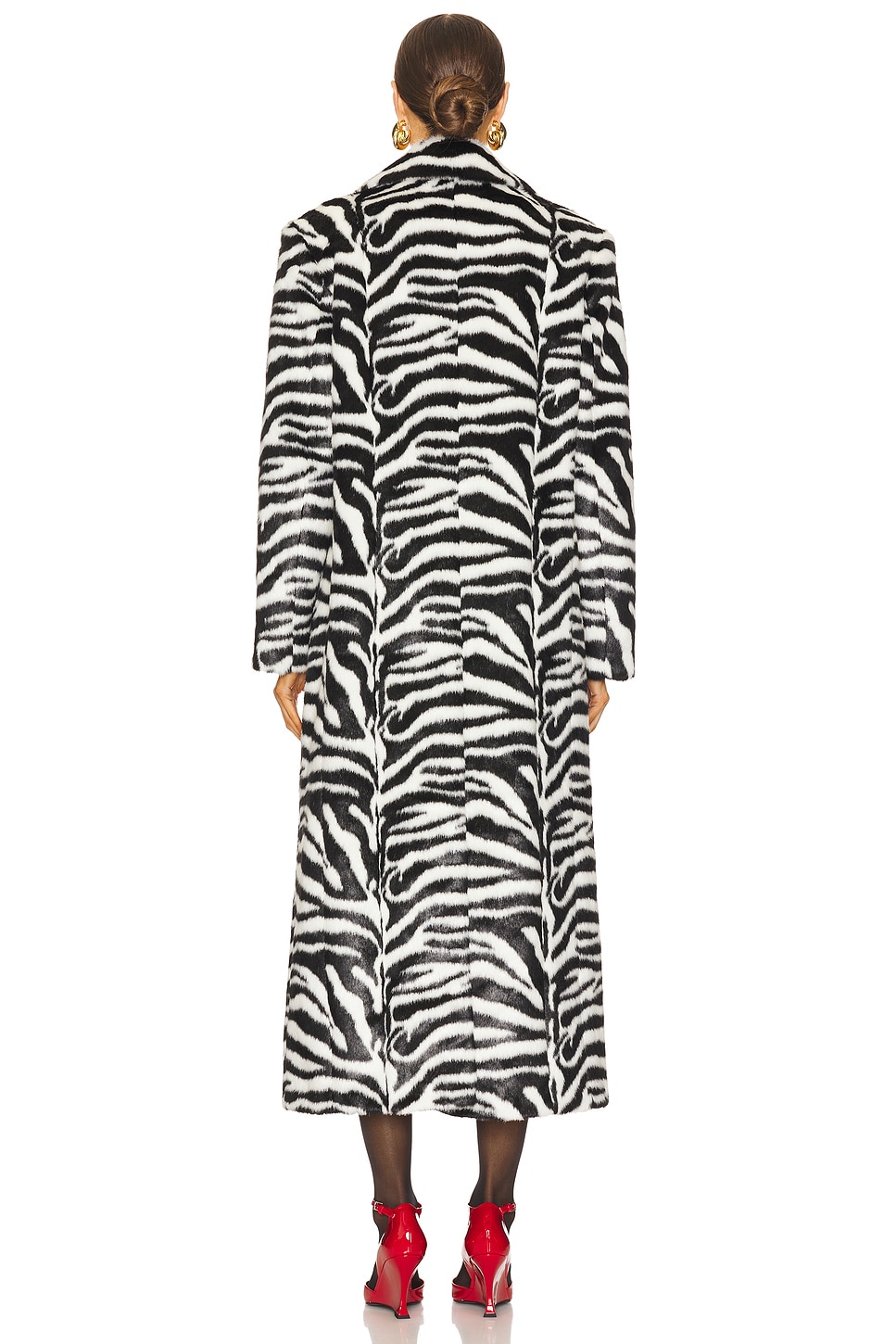 Fluffy Clasp Coat - Thumbnail 3