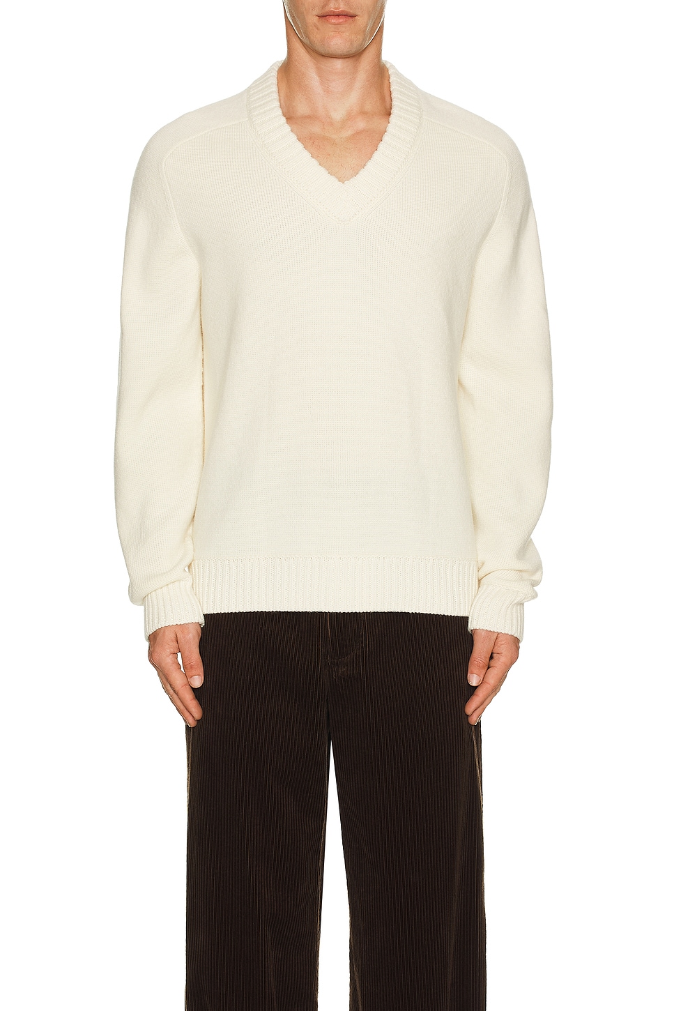 Theory Heavy Wool Cashmere V-Neck Sweater in Winter White
