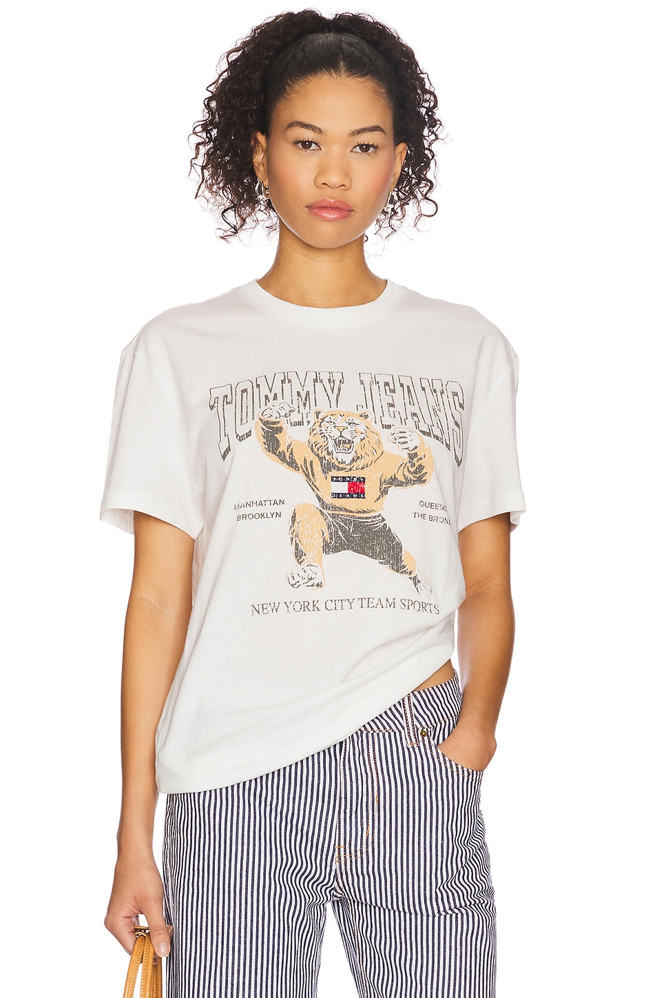 Tommy Jeans VARSITY Tシャツ - Ecru | REVOLVE