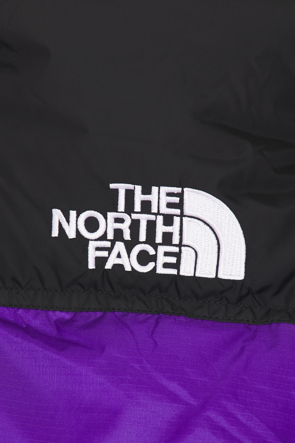 PLUMÍFERO 1996 RETRO NUPTSE