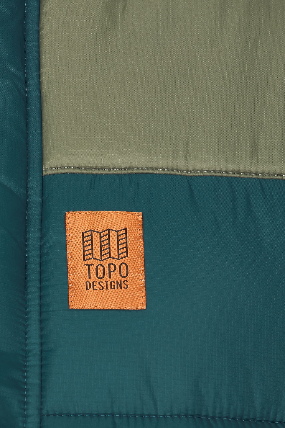 Retro Ridge Puffer Jacket - Thumbnail 3