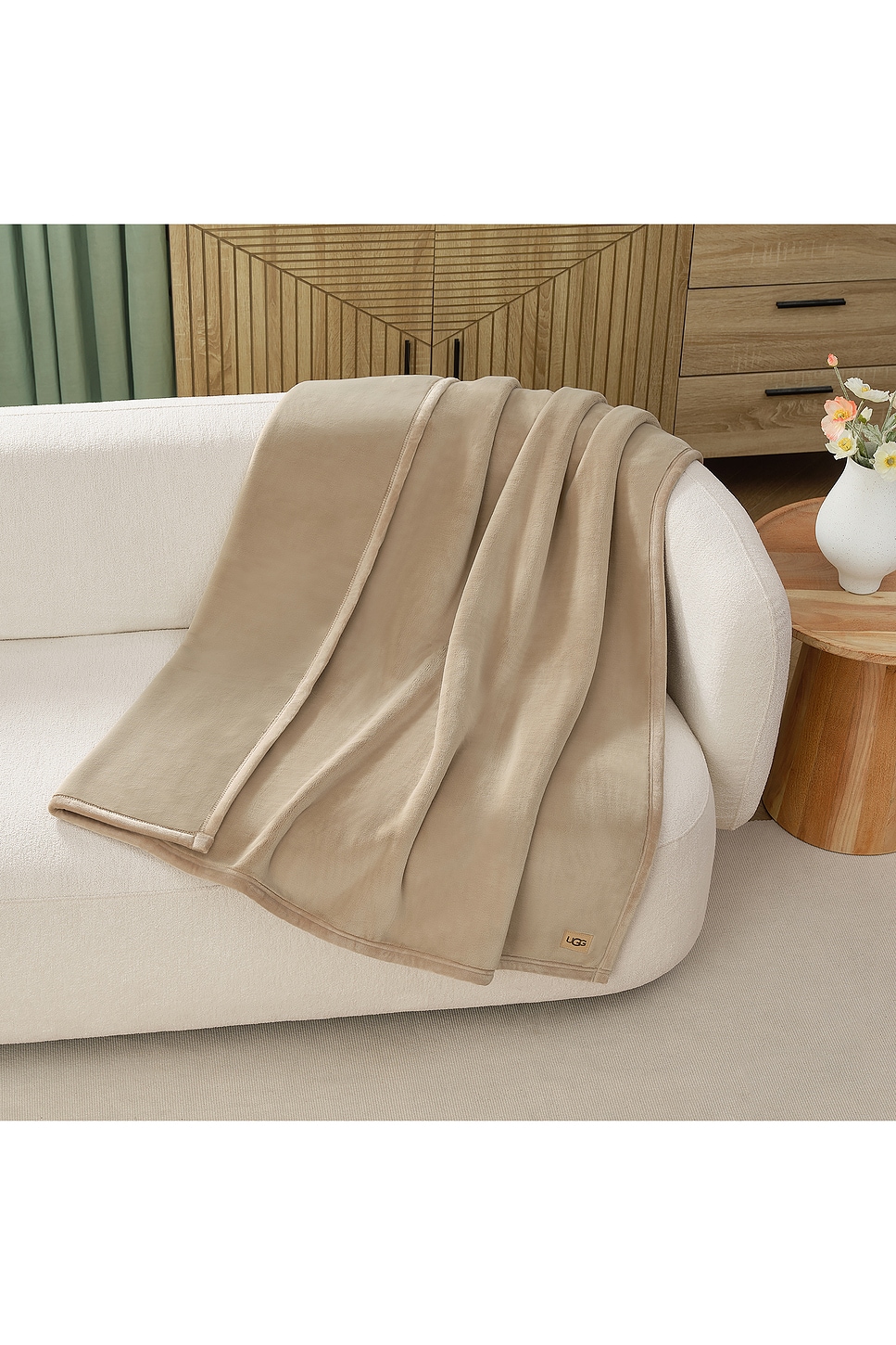 COCO　いちごブランケット UGG Home COCO THROW BLANKET COCOブランケット - Mustard Seed | REVOLVE