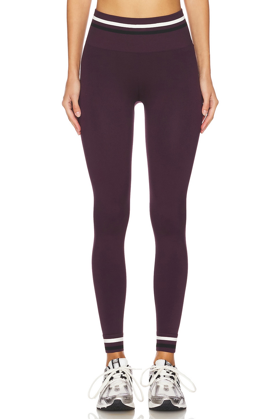 【The Upside】 Form Seamless mid-riseレギンス THE UPSIDE FORM SEAMLESS ミディレギンス - Plum | REVOLVE