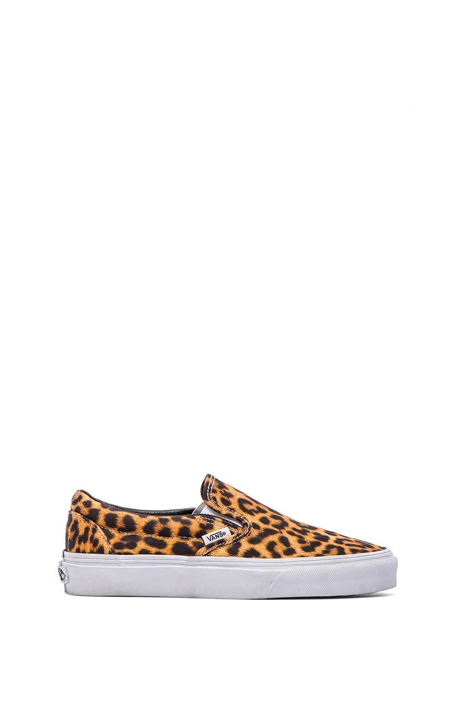 leopard van slip ons