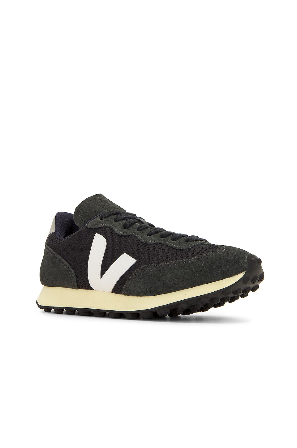 Veja Rio Branco in Black White Oxford-Grey