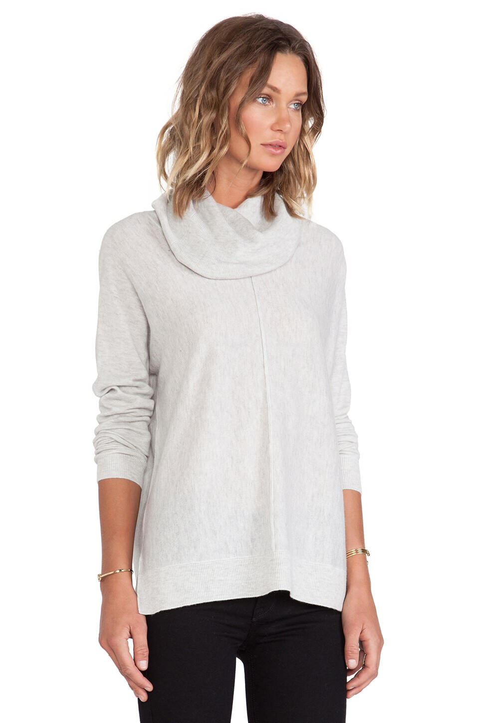 Vince Seamed Turtleneck in Heather Snow