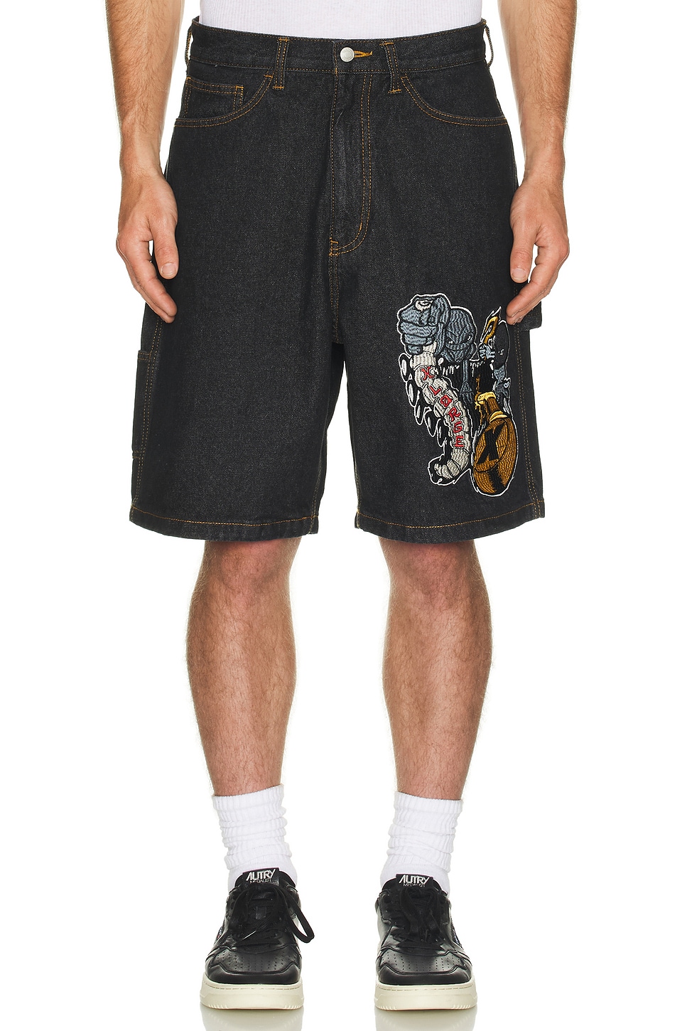 注目ブランドのギフト XLARGE Aliens Denim Shorts in Black | REVOLVE パンツ