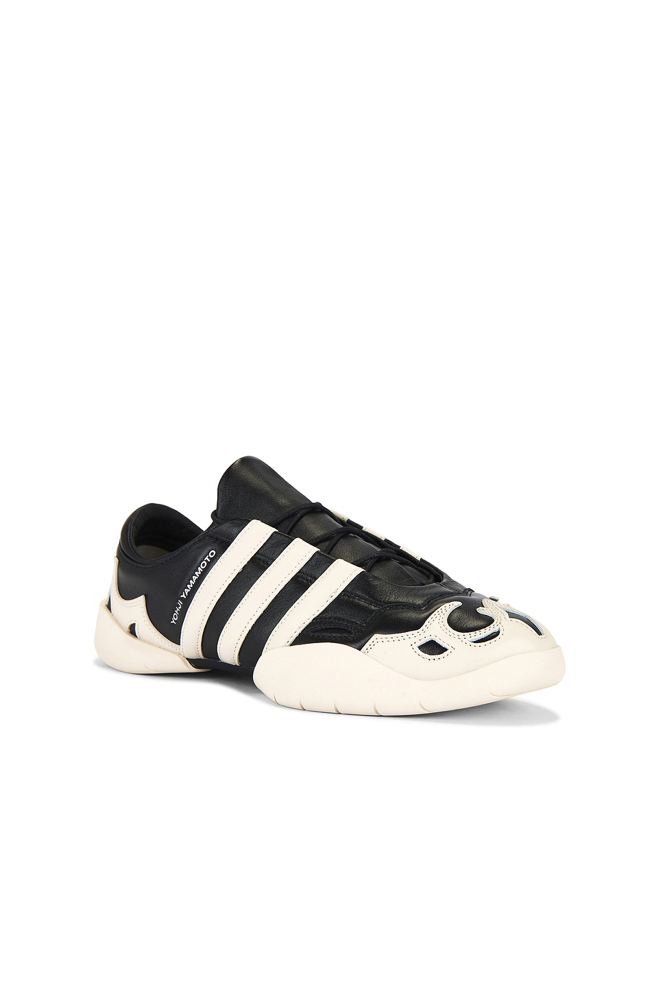 Regu 2002 Sneaker