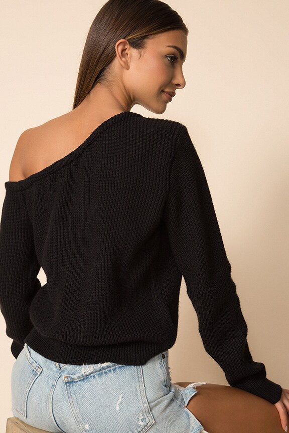 One side off online shoulder sweatshirt