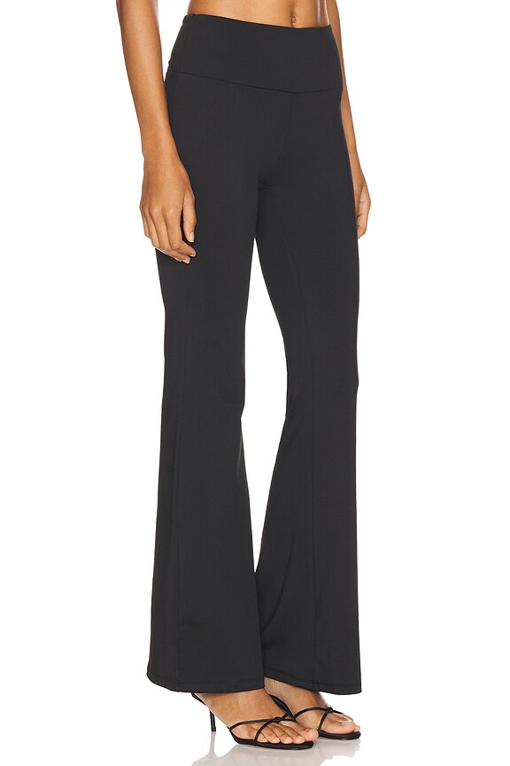 Superdown Kole Flare Pant In Black