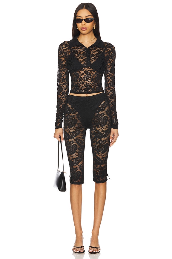 Superdown Jewliet Capri Pant In Black